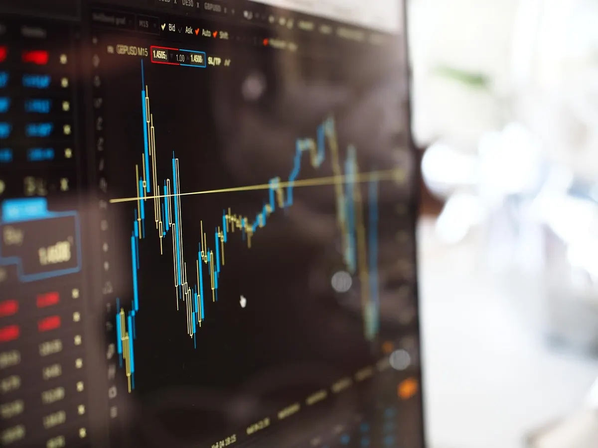 Index Funds vs. ETFs: A Beginner's Comparison for Long-Term Investors